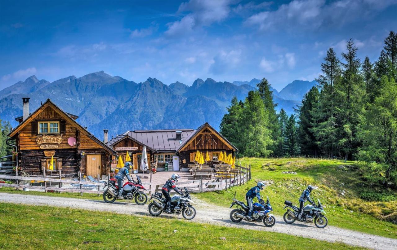 Grizzly Sport & Motorrad Resort ザンクト・マルガレーテン・イム・ルンガウ エクステリア 写真