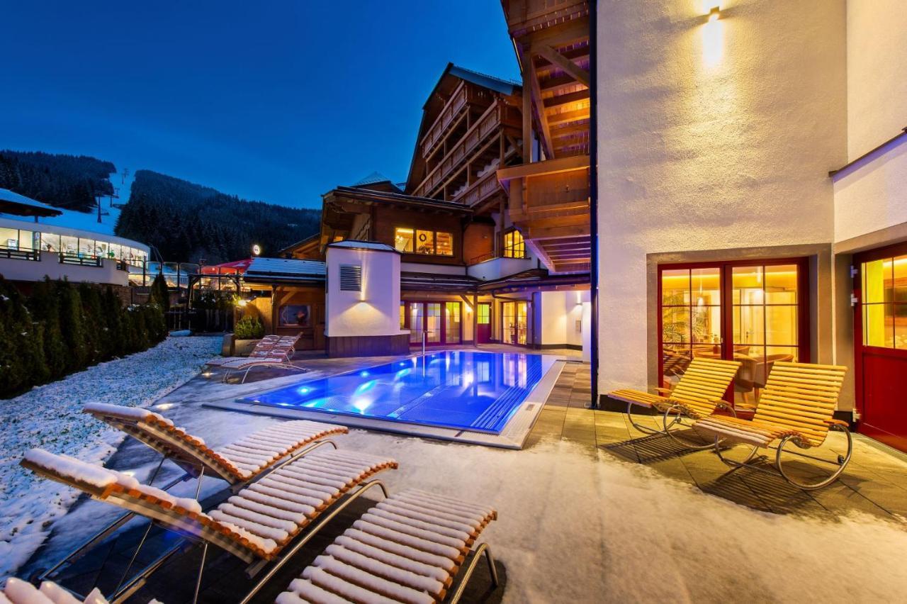 Grizzly Sport & Motorrad Resort ザンクト・マルガレーテン・イム・ルンガウ エクステリア 写真